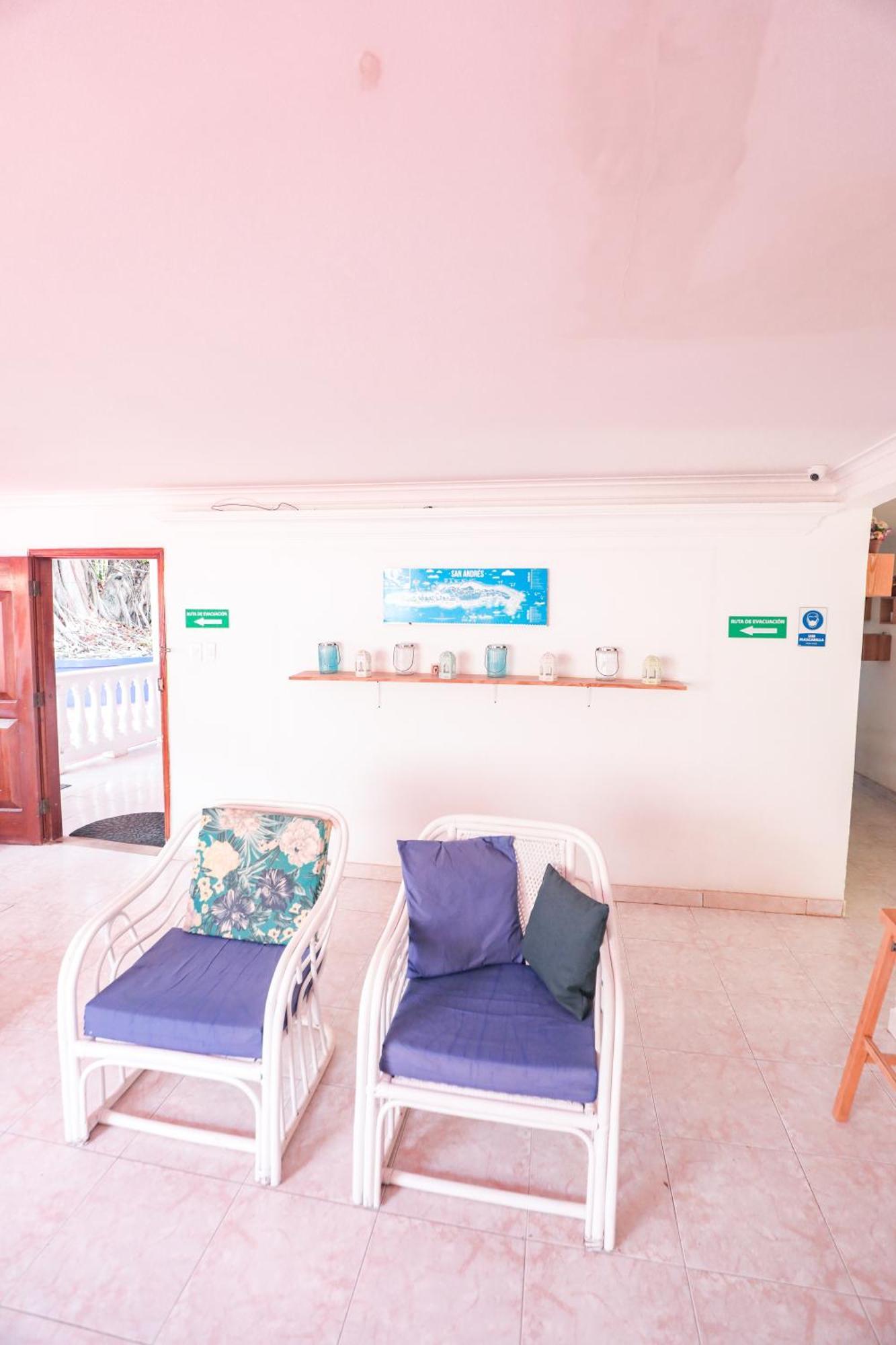 Hostal Palo Alto San Andrés Exterior photo